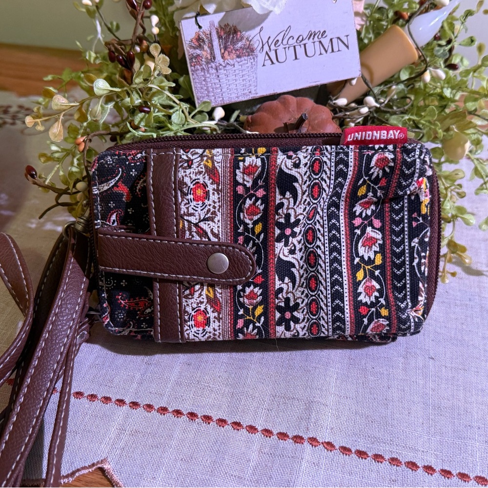UNIONBAY Women's Multicolor Patterned Wristlet